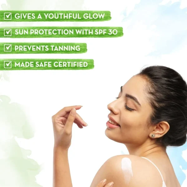 Mamaearth Aloe Vera Sunscreen Body Lotion SPF 30 - With Aloe Vera & Ashwagandha For a Youthful Glow - 300 ml - Image 3